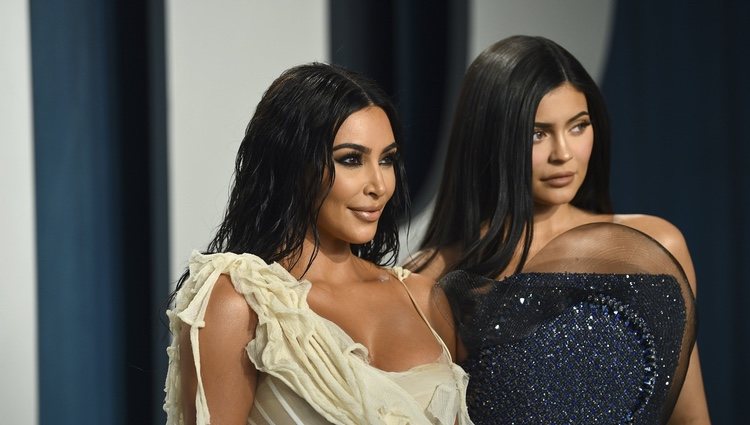 Kim Kardashian y Kylie Jenner, juntas en la fiesta de Vanity Fair tras los Oscar 2020