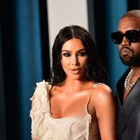 Kim Kardashian y Kanye West en la fiesta de Vanity Fair tras los Oscar 2020