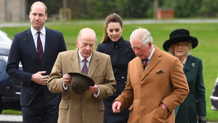 El Príncipe Carlos, Camilla Parker, el Príncipe Guillermo y Kate Middleton en Leicestershire