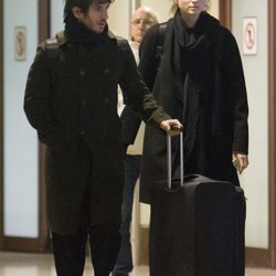 Quim Gutiérrez y Paula Willems en el aeropuerto de Madrid