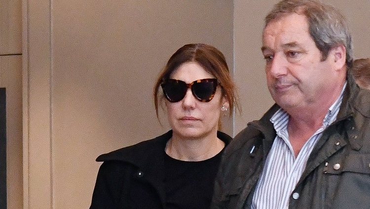 Raquel Revuelta llorando en el funeral de  su exmarido Miguel Ángel Jiménez