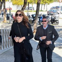 Lucía Hoyos llegando al funeral de Miguel Ángel Jiménez en Sevilla