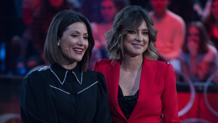 Sandra Barneda y Nagore Robles en el debate de 'La isla de las tentaciones'