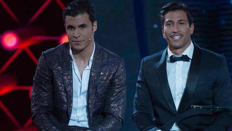 Kiko Jiménez y Gianmarco Onestini en la gala final de 'El tiempo del descuento'