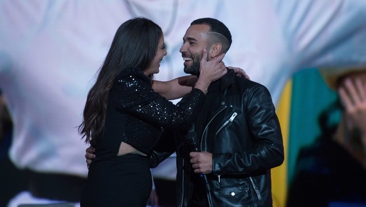 Anabel Pantoja se reencuentra con Omar Sánchez en la gala final de 'El tiempo del descuento'