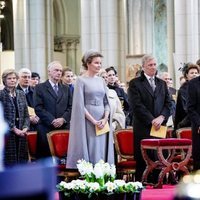 Alberto y Paola de Bélgica junto a los Reyes Felipe y Matilde en la misa en recuerdo a los miembros fallecidos de la Familia Real Belga