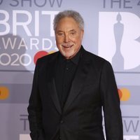 Tom Jones en la alfombra roja de los Brit Awards 2020