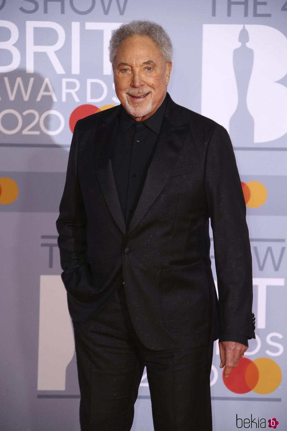 Tom Jones en la alfombra roja de los Brit Awards 2020