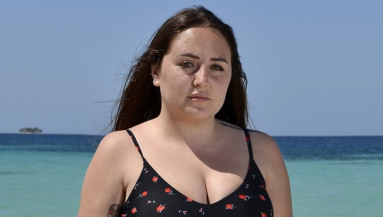 Rocío Flores en la playa en la foto oficial de 'Supervivientes 2020'