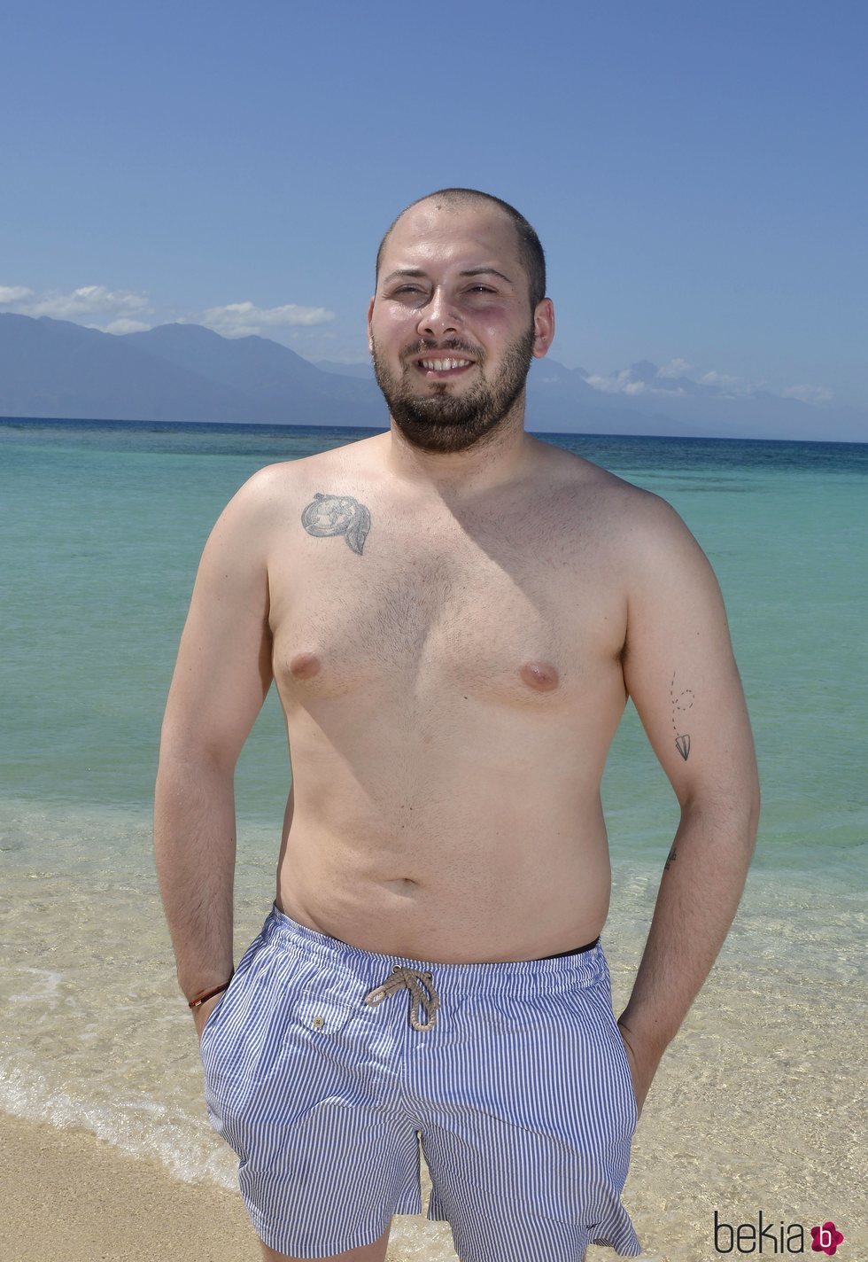 José Antonio Avilés en la playa en la foto oficial de 'Supervivientes 2020'