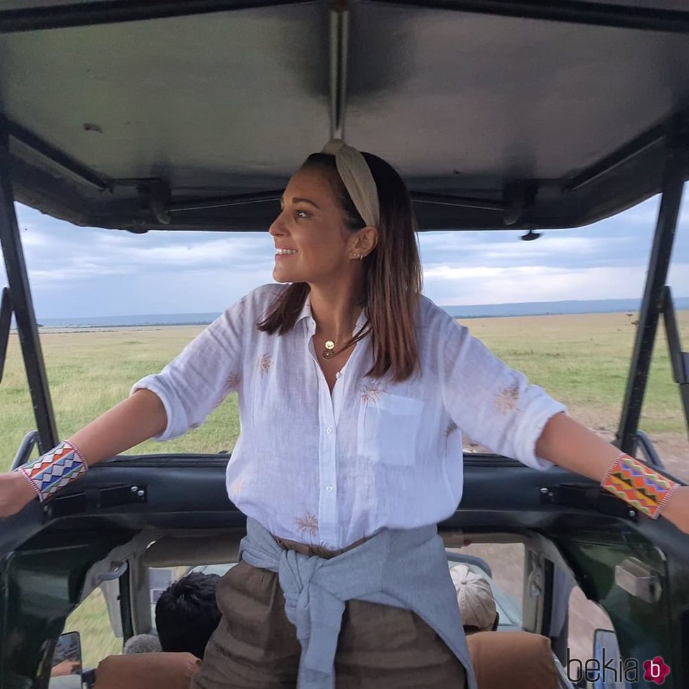 Paula Echevarría grabando un programa de 'Planeta Calleja' en Kenia