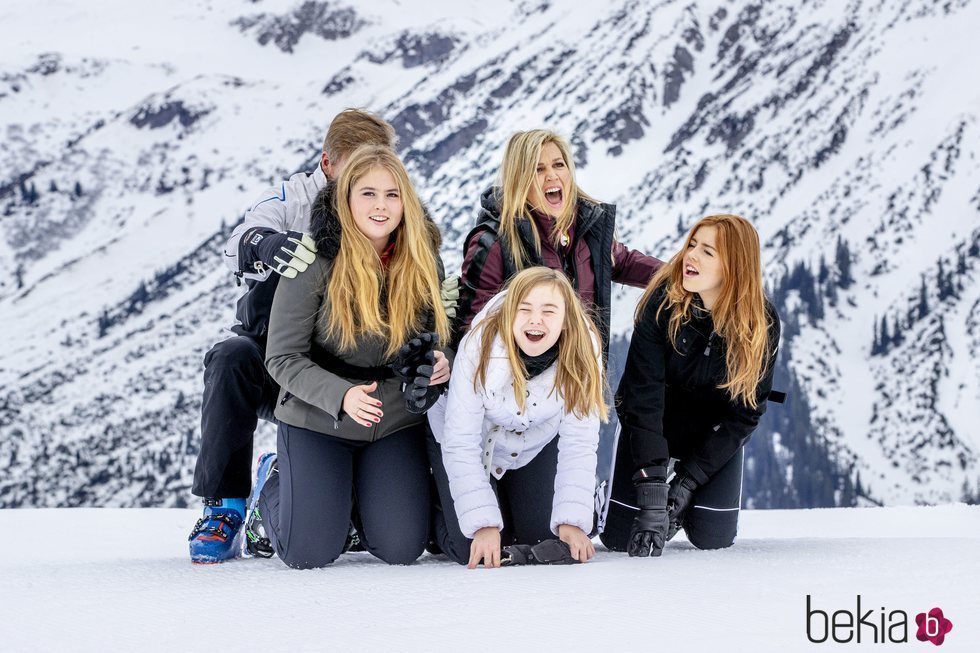 Guillermo Alejandro y Máxima de Holanda, muy espontáneos con sus hijas Amalia, Alexia y Ariane de Holanda en Lech