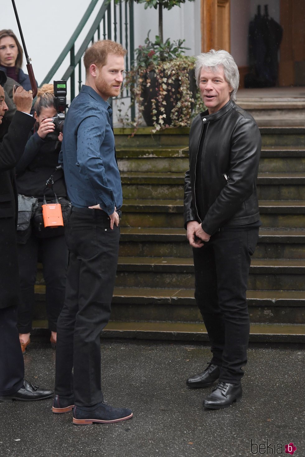 El Príncipe Harry y Jon Bon Jovi en los Abbey Road Studios