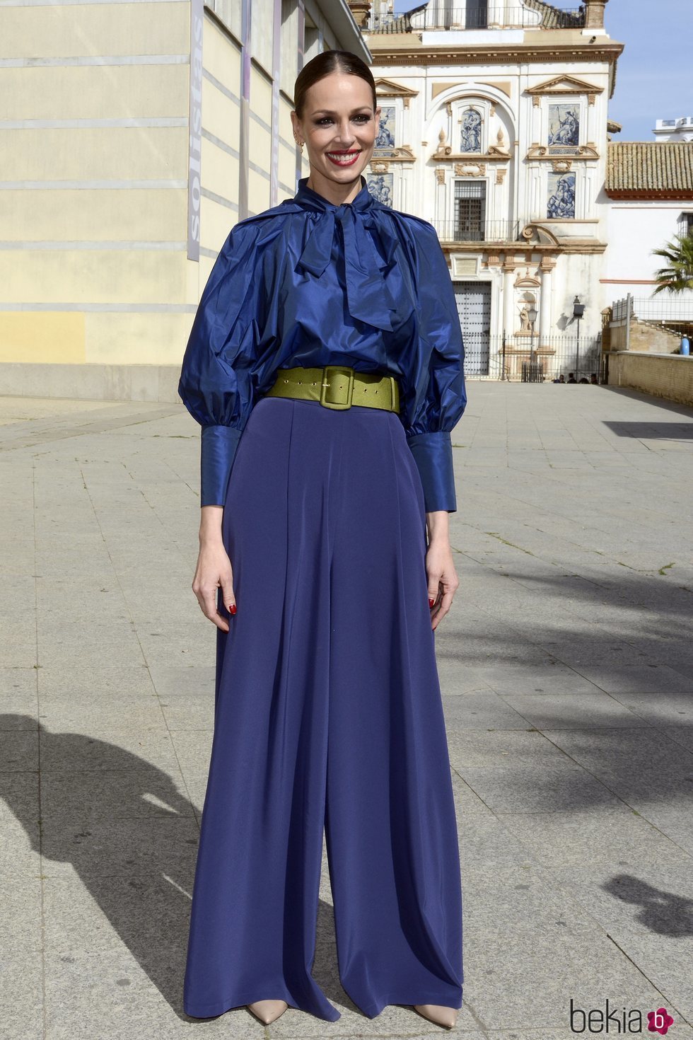 Eva González llegando a la entrega de Medallas de Andalucía 2020