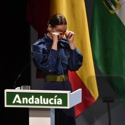 Eva González, emocionada en la entrega de las Medallas de Andalucía 2020