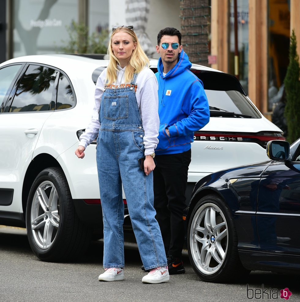 Sophie Turner pasea su embarazo junto a Joe Jonas