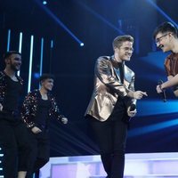 Gèrard y Flavio cantando 'Never Gonna Give You Up' durante la gala 7 de 'OT 2020'