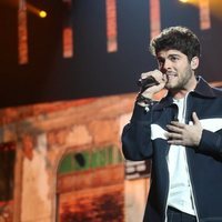 Rafa Medina cantando 'Cojo el saco y me retiro' durante la gala 7 de 'OT 2020'