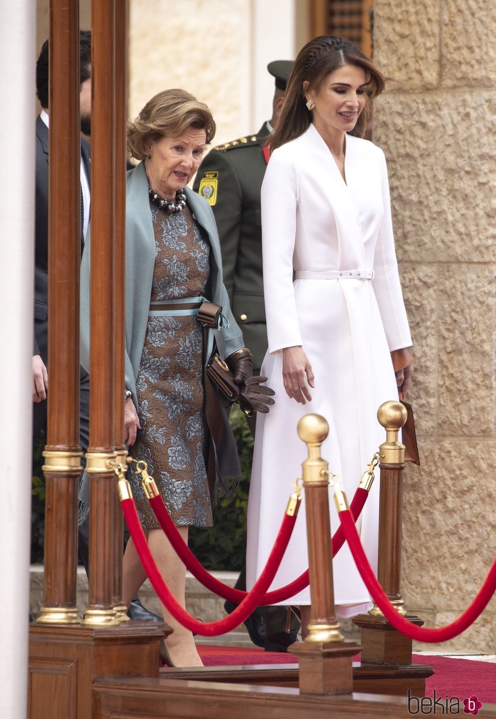 Sonia de Noruega y Rania de Jordania en la bienvenida por la Visita de Estado de los Reyes de Noruega a Jordania