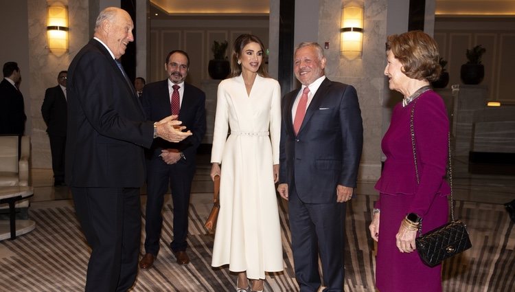 Harald y Sonia de Noruega, muy divertidos junto a Abdalá y Rania de Jordania en la Visita de Estado de los Reyes de Noruega a Jordania