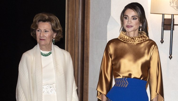 Sonia de Noruega y Rania de Jordania en la cena de gala por la Visita de Estado de los Reyes Harald y Sonia de Noruega a Jordania