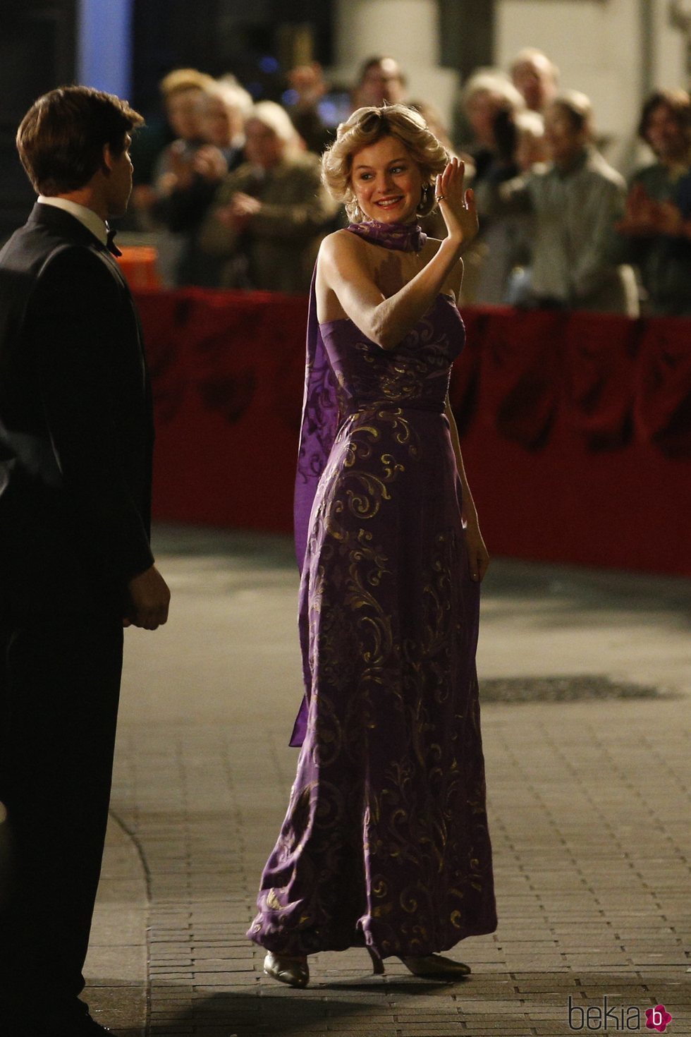 Emma Corrin interpretando a Lady Di en The Royal Opera House en la cuarta temporada de 'The Crown'