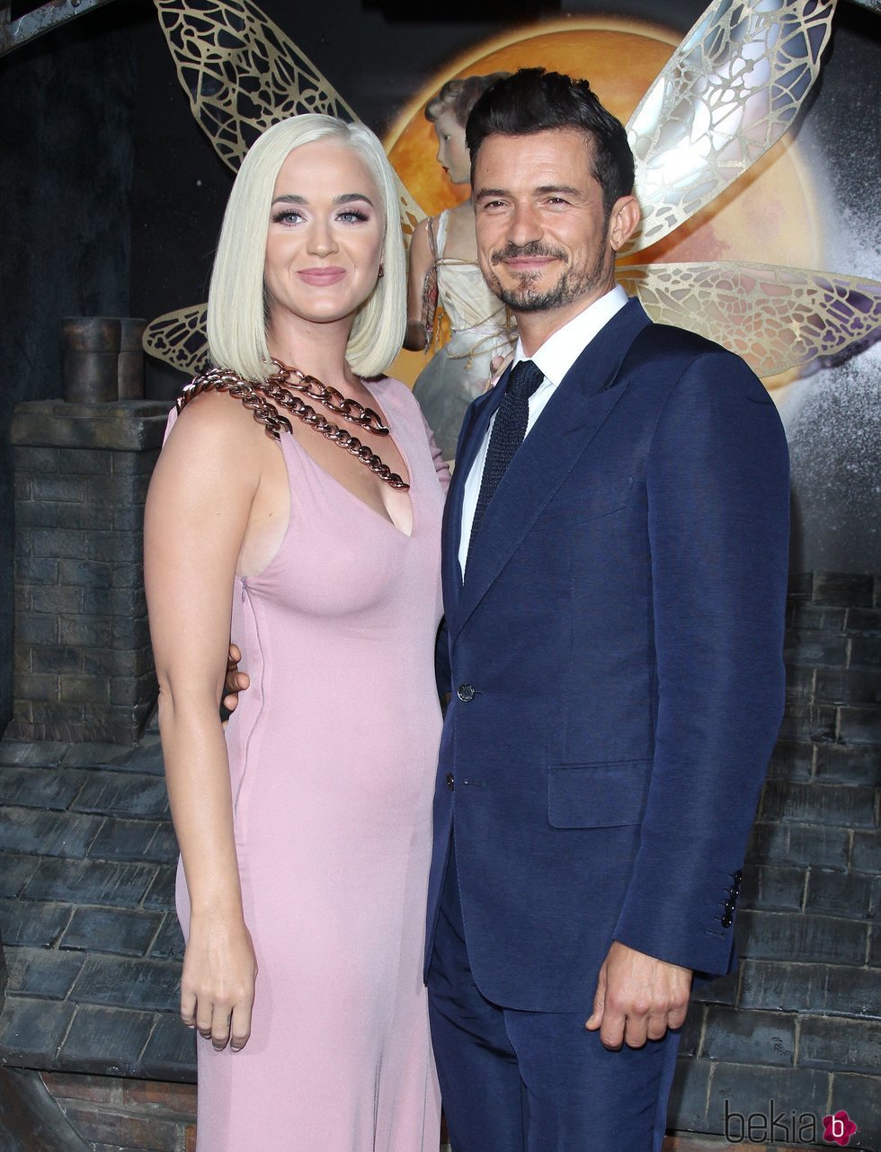 Katy Perry y Orlando Bloom en la premiere de 'Carnival Row' en Los Ángeles