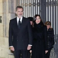 Los Reyes Felipe y Letizia acudiendo a la misa funeral de Plácido Arango