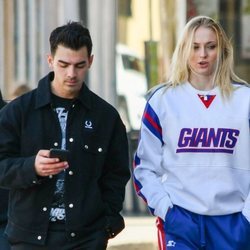 Sophie Turner y Joe Jonas paseando por Los Ángeles