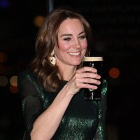 Kate Middleton con una pinta en la Guinness Storehouse de Dublín