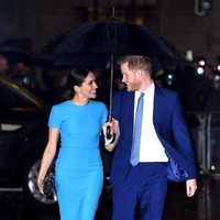 El Príncipe Harry y Meghan Markle, muy enamorados en su reaparición tras el Sussexit