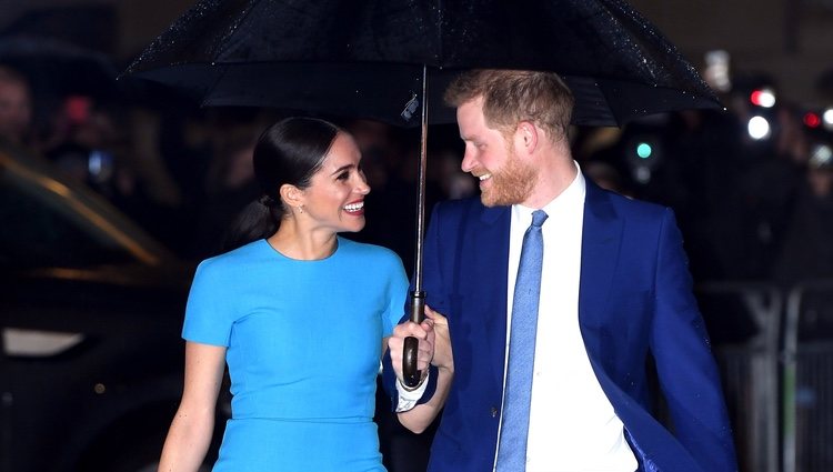 El Príncipe Harry y Meghan Markle, muy enamorados en su reaparición tras el Sussexit