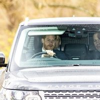 El Príncipe Harry y Meghan Markle rumbo a la misa dominical en Capilla Real de Todos los Santos de Windsor