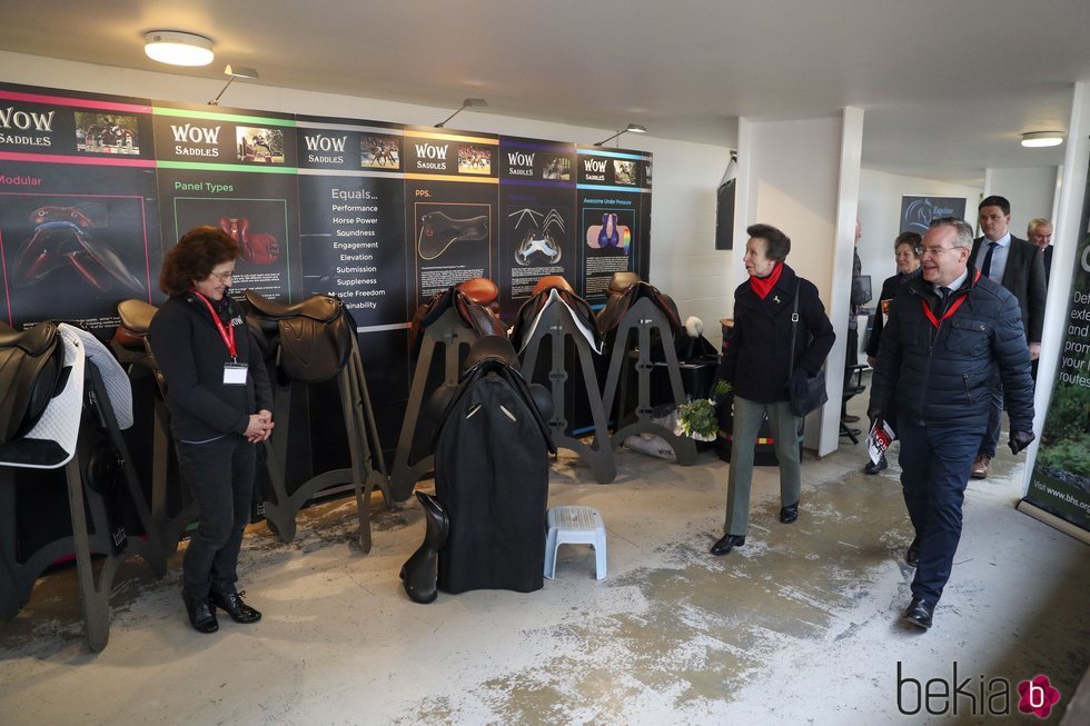 La Princesa Ana visita en Centro Ecuestre de Addington en plena crisis del coronavirus