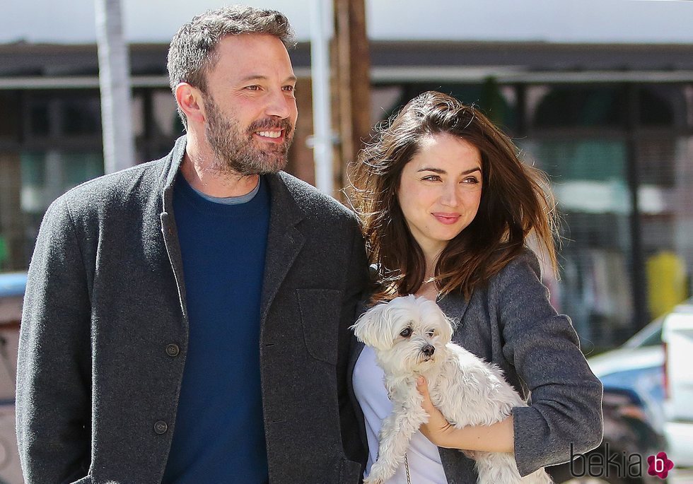 Ana de Armas y Ben Affleck pasean por Los Angeles