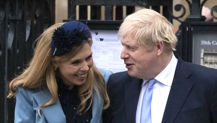 Boris Johnson con su prometida Carrie Symonds