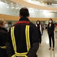 Los Reyes Felipe y Letizia junto a Isabel Díaz-Ayuso visitando la Agencia de Seguridad y Emergencias Madrid 112