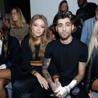 Gigi Hadid y Zayn Malik en un desfile de Londres