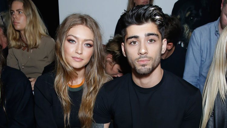 Gigi Hadid y Zayn Malik en un desfile de Londres