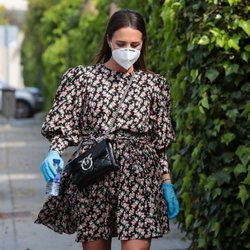 Paula Echevarría sale de la peluquería con mascarilla durante el estado de alarma