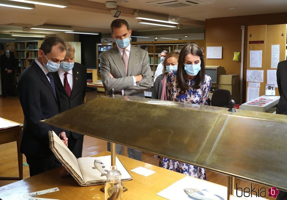 Los Reyes Felipe y Letizia visitando el Museo de Ciencias Naturales de Madrid