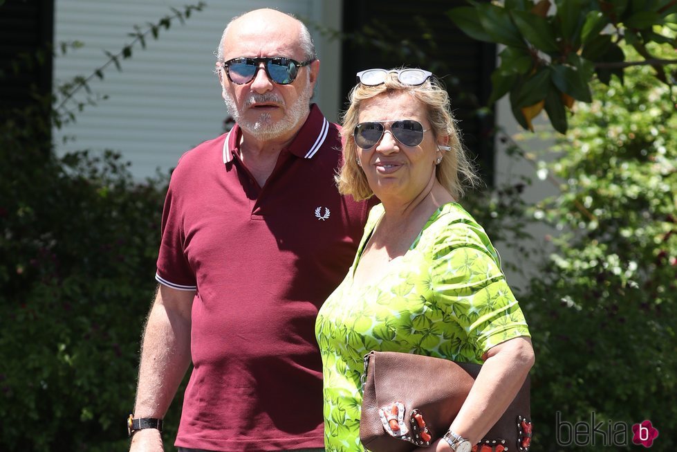 Carmen Borrego y José Carlos llegando al 79 cumpleaños de María Teresa Campos