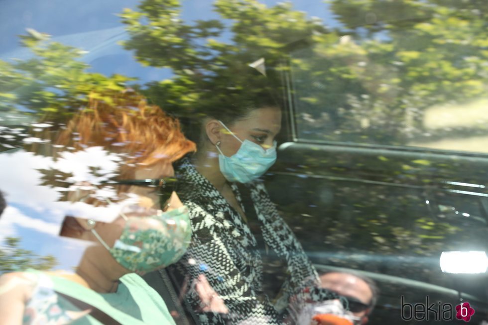 Terelu Campos y Alejandra Rubio llegando al 79 cumpleaños de María Teresa Campos