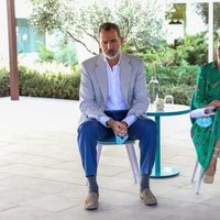 Los Reyes Felipe y Letizia durante una charla en su visita a Palma de Mallorca