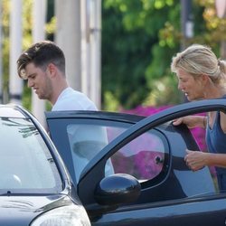 Ana Duato recogiendo a Miguel Bernardeau a su llegada a Ibiza