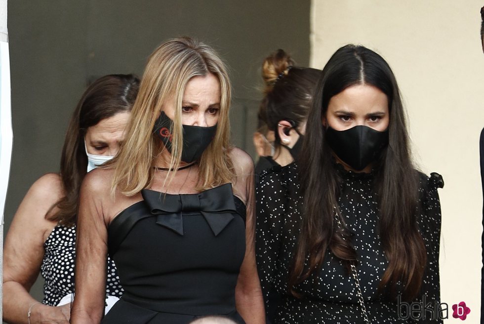 Ana Obregón y Carolina Monje en el funeral de Álex Lequio en Madrid