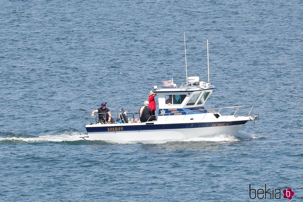 Equipos de rescate buscando a Naya Rivera en el Lago Piru