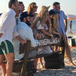 Borja Thyssen y Blanca Cuesta con unos amigos en Formentera