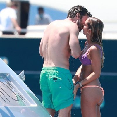 Sebastian Stan y Alejandra Onieva, de vacaciones en Ibiza