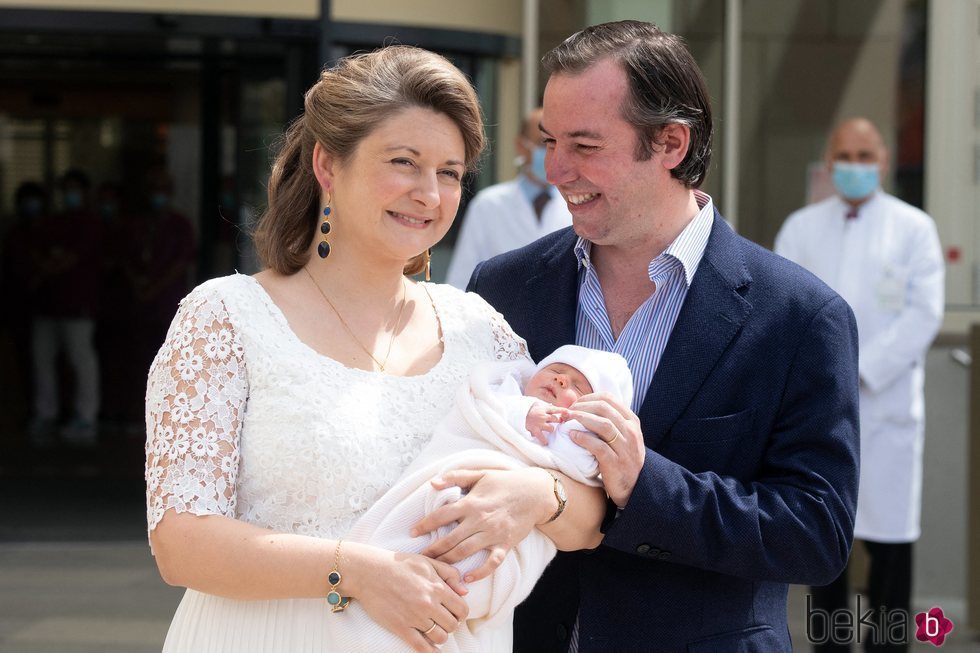 Carlos de Luxemburgo en su presentación con Guillermo y Stéphanie de Luxemburgo